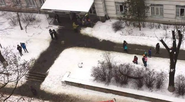 ЧП в киевской школе: детей срочно эвакуировали