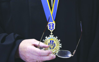 Под Львовом неизвестные избили главу районного суда