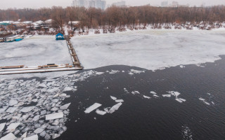 На Гидропарке копы провалились под лет, спасая тонувшего рыбака