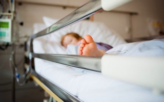 Школьница умерла на уроке при загадочных обстоятельствах: ЧП под Днепром