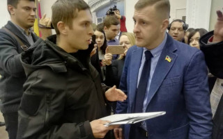Депутату оголосили підозру прямо на сесії міськради