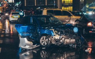 Масштабное ДТП на площади Победы в Киеве: видео момента столкновения