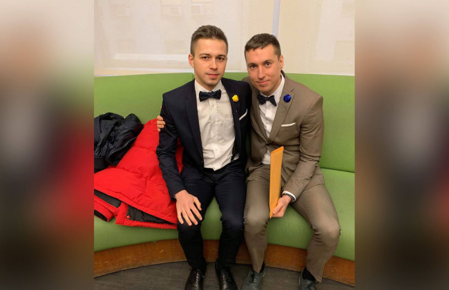 Два українця побралися в Нью-Йорку: реакція соцмереж на нетрадиційне одруження