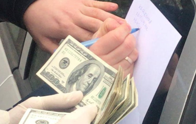 Вимагав $6000: ДБР затримало начальника сектора виправного центру