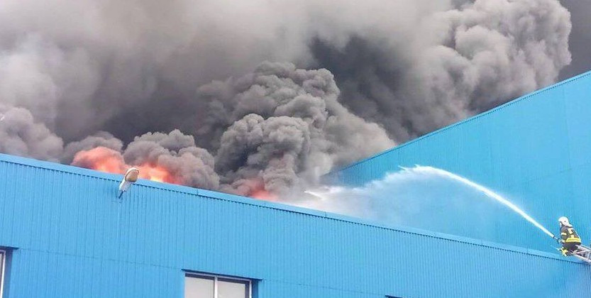 Мощный пожар в Киеве: появились подробности