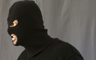 Зухвале пограбування: чоловік викрав сумку із $140 тисячами у Києві