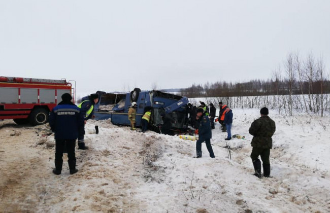 В России разбился автобус с детьми: десятки погибших и раненых