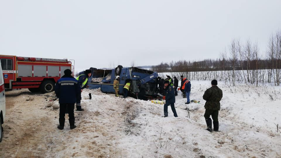 В России разбился автобус с детьми: десятки погибших и раненых