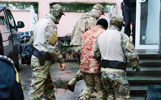 Захват моряков в Азовском море: раненого пленного посетили украинские консулы