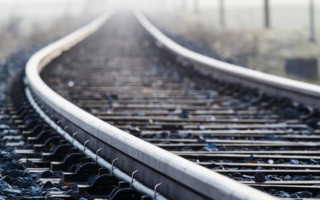 Оставил предсмертную записку: в Ровно мужчина бросился под поезд