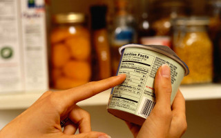 Производителей еды обяжут поменять этикетки: Порошенко подписал закон
