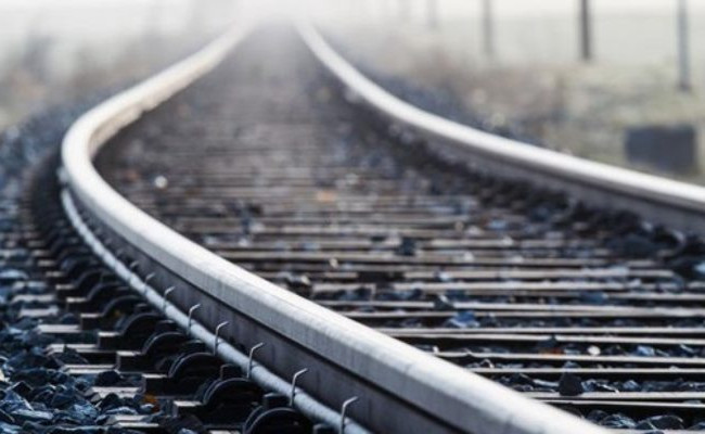 Оставил предсмертную записку: в Ровно мужчина бросился под поезд