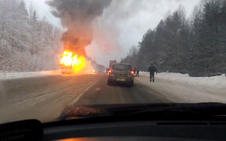 Вспыхнул на ходу: на трассе Киев — Чоп загорелся автобус с пассажирами