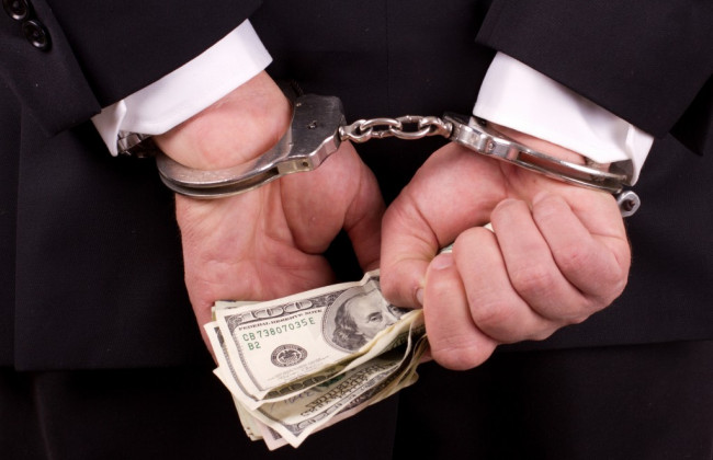 Киевлянин обменял в банках $7,3 миллиона по поддельным документам