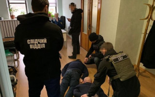 Начальник сектора одного з митних постів погорів на хабарі