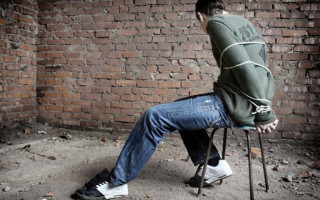 Пытали в подвале: в Днепре банда преступников похитила мужчину