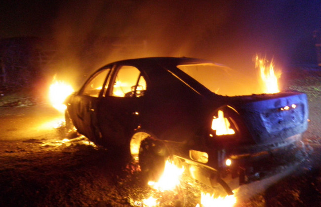 Згорів дотла: на Волині спалили Lexus бізнесмена