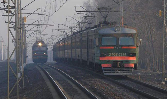 Трагедия в Киеве: поезд сбил насмерть работника Укрзализныци