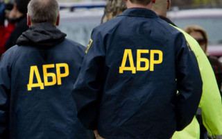 ДБР у Львові затримало міграційника на хабарі в 14 тисяч гривень