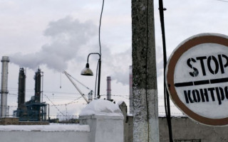 Грабують все: бойовики розбирають хімічний завод «Стирол»