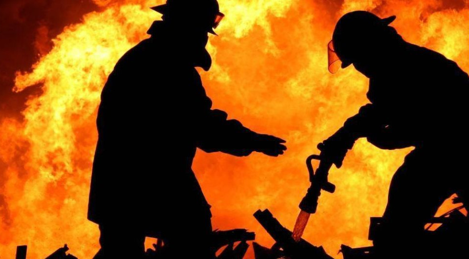 Три человека сгорели заживо: в Днепропетровской области горел частный дом