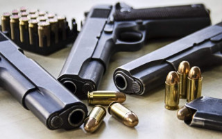 Заступник голови Окружного адмінсуду Києва добровільно здав зброю