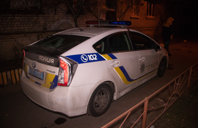 ЧП в Киеве: при загадочных обстоятельствах во дворе дома умер мужчина