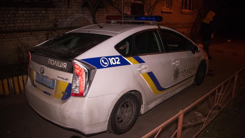 ЧП в Киеве: при загадочных обстоятельствах во дворе дома умер мужчина