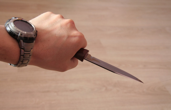 Возник конфликт: в Кременчуге 15-летняя девушка убила отчима