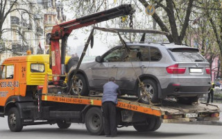 Новые правила парковки: в Киеве начали эвакуировать временно задержанные автомобили