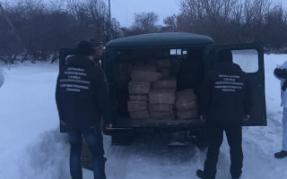 Пытался провезти 250 кг икры: на границе с РФ задержали контрабандиста