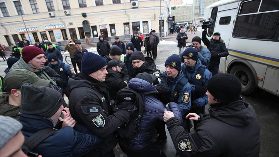С ножами пришли просто поговорить: адвокаты обсуждают задержание активистов в Киеве