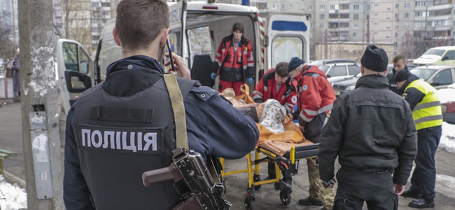 ЧП на Троещине в Киеве: мужчину ударили ножом средь бела дня