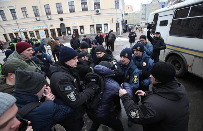 С ножами пришли просто поговорить: адвокаты обсуждают задержание активистов в Киеве