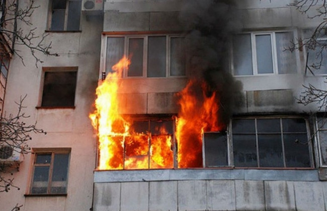 Масштабный пожар под Донецком: вспыхнула многоэтажка, есть жертвы