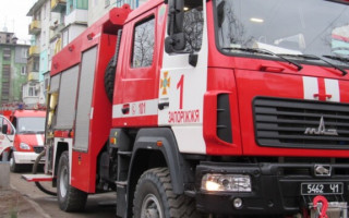 В Запорожье горела квартира в многоэтажке: есть пострадавшие