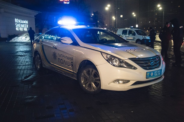 В Киеве пьяный мужчина устроил стрельбу возле ресторана