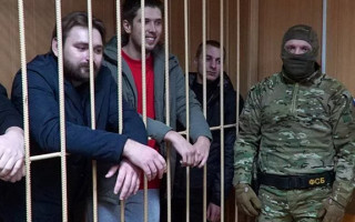 «Суд» над моряками в РФ: стало известно, кого из украинцев оставили под стражей