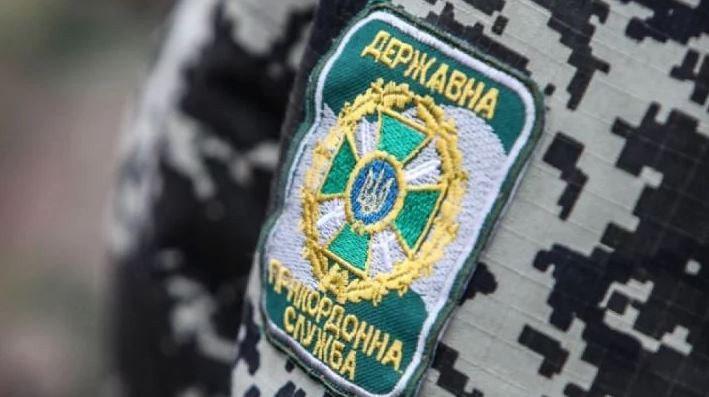 Напали на пограничника: двум украинцам грозит уголовная ответственность
