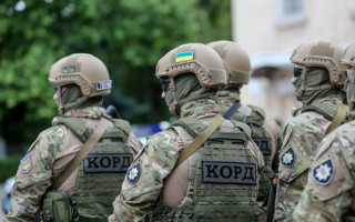 Оцепили целую улицу: спецназ задержал постояльца отеля в Днепре