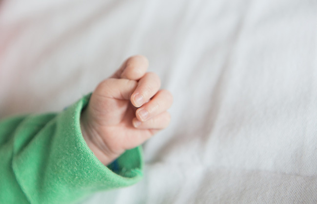 Работала в детсаду: стали известны подробности о матери, которая сбросила ребенка с моста