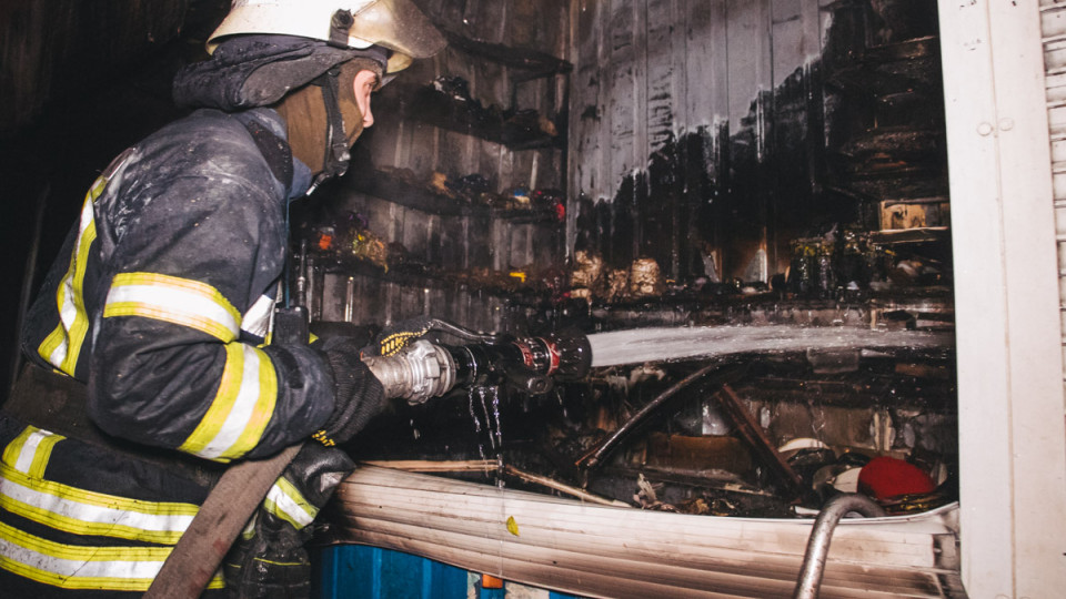 Пожар в Киеве: на Левобережной горел рынок