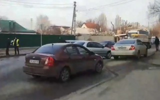 Массовое ДТП в Днепре: разбиты четыре автомобиля