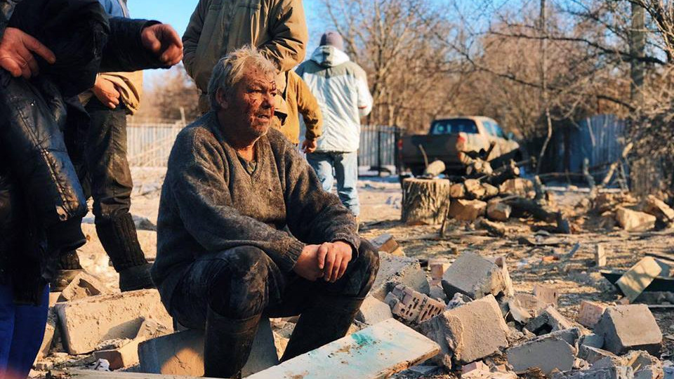 Боевики обстреляли мирных жителей на Донбассе: уничтожен дом пенсионера, есть раненые