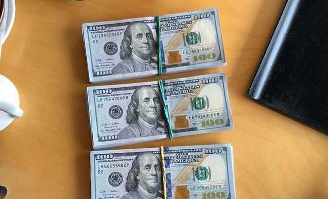 Зловмисник, який вимагав у свого колишнього адвоката $30 тисяч, постане перед судом