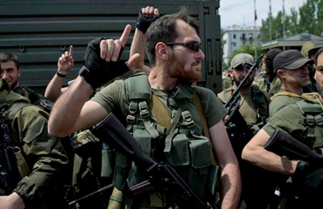 На Донбасс завезли новую военную группировку из РФ