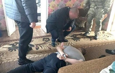 Под Харьковом сотрудник полиции распространял наркотики