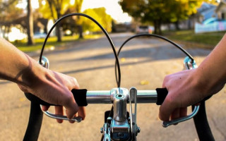Шестеро хлопців з пістолетом напали на чоловіка у Вінниці