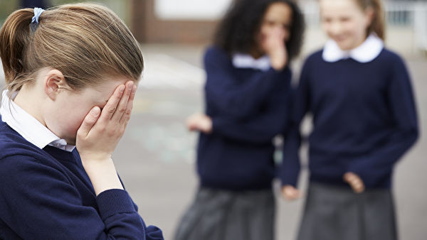 Два месяца издевательств: подростки травили девочку в школе