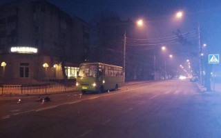 ДТП с маршруткой в Черновцах: автобус снес женщину на «зебре»